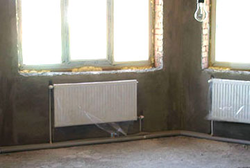 Монтаж системы отопления дома в Ижевске. Двухтрубная разводка радиаторов.